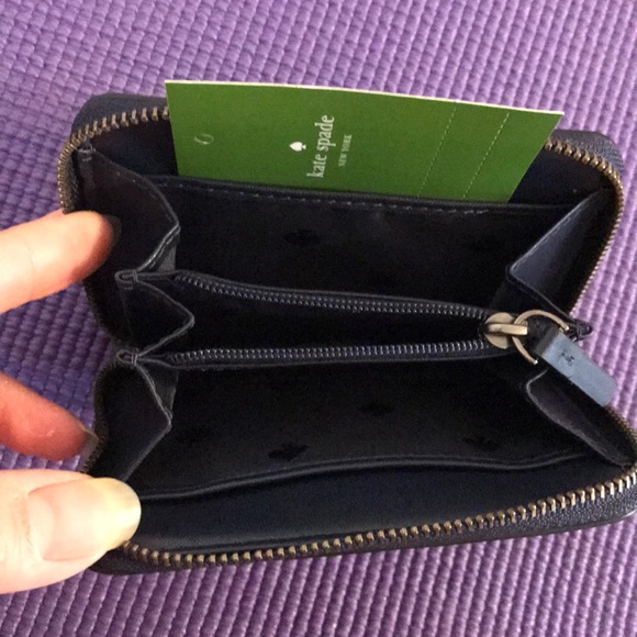 Kate Spade mini zip around wallet - Picture 2 of 4